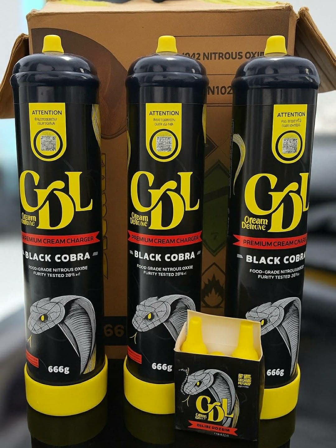 Cream Deluxe Black Cobra